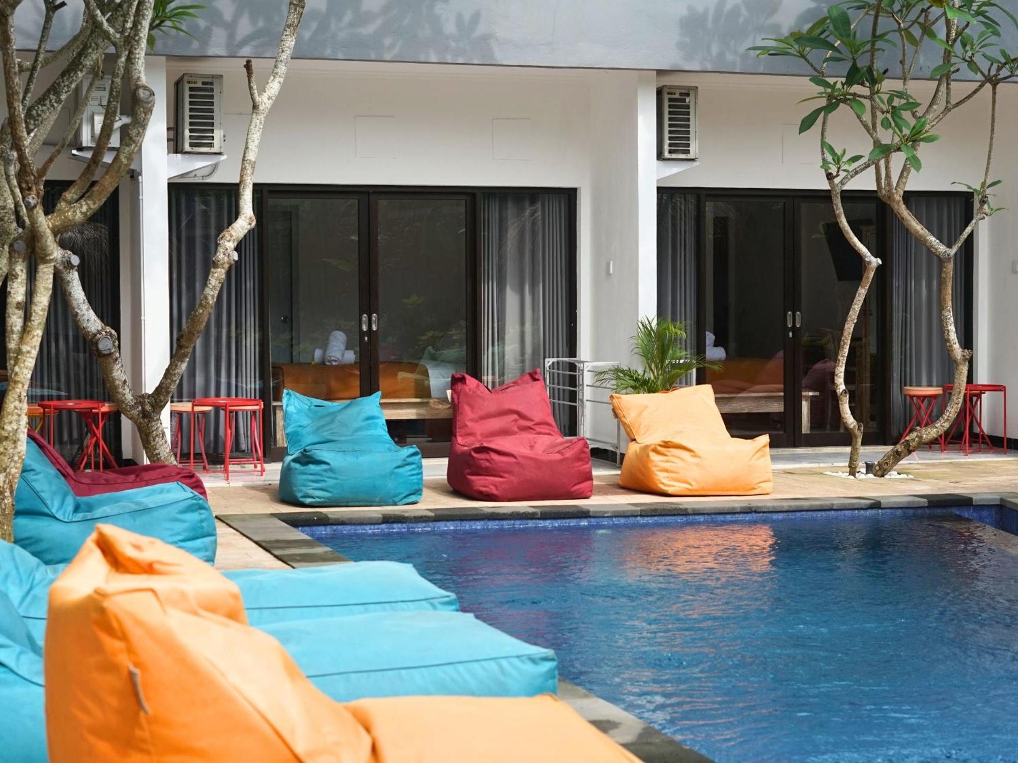 Summer Of Surf Hostel Uluwatu Ungasan Exterior foto
